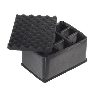 OUTDOOR kuffert i sort 250x175x155 mm med polstret skillevæg Volume: 6,6 L Model: 2000/B/RPD
